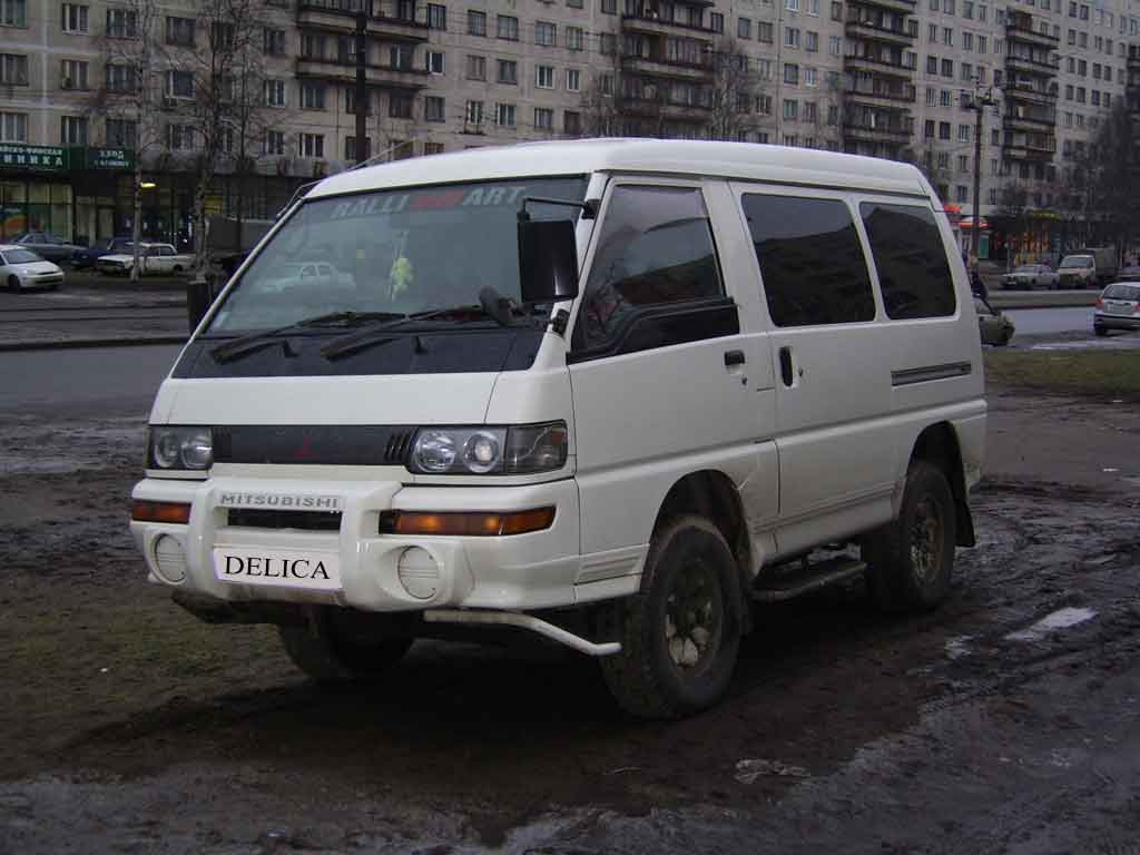 Купить мицубиси делику во владивостоке. Mitsubishi Delica p35w. Делика 35 кузов. Mitsubishi Delica 35 кузов. Mitsubishi Delica p35w трансмиссия.